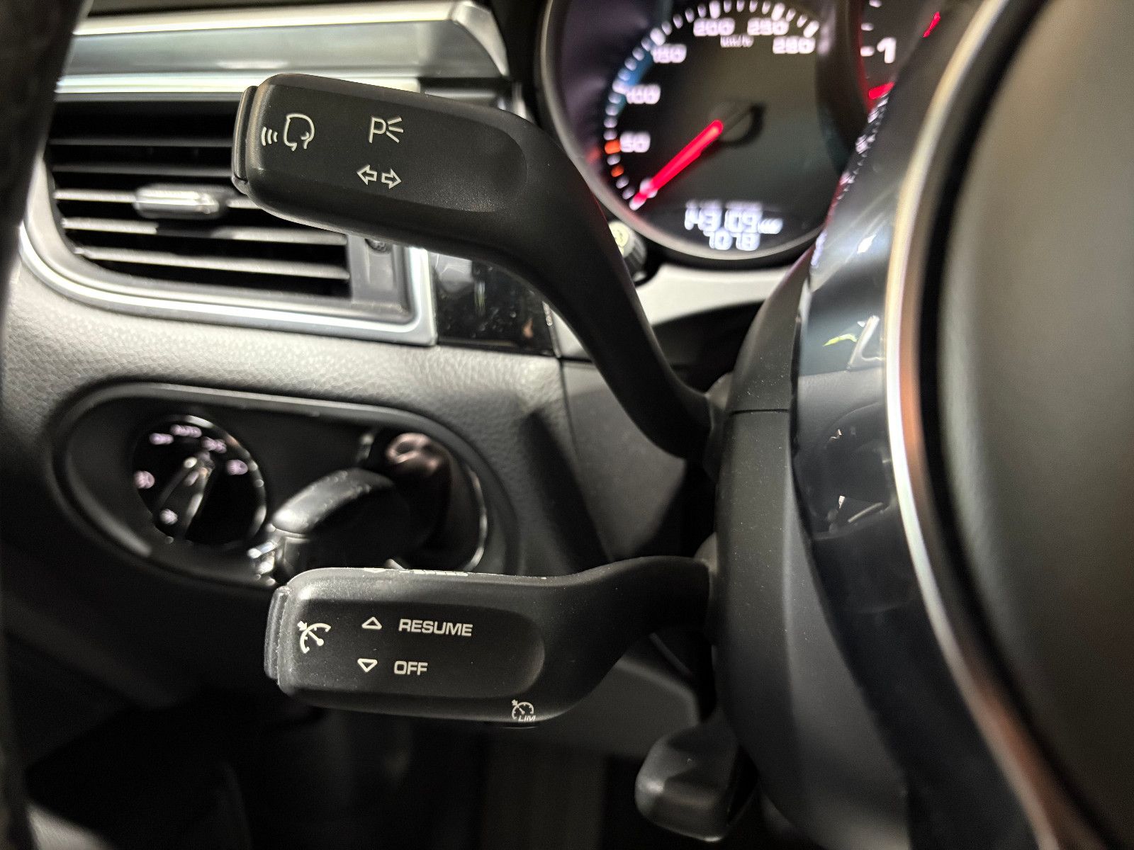 Fahrzeugabbildung Porsche Macan S Diesel/PANO/APPLE/NAVI/PDC/TEMPOMAT/SHZ