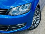 Volkswagen Sharan 2.0 TDI DSG Highline XEN|ACC|PANO|AHK|TWA - Volkswagen Sharan: Van
