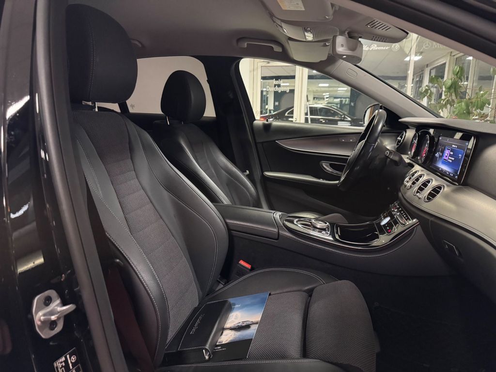 MERCEDES-BENZ E 300 e Avantgarde/2.HAND/LED/CAM/NAVI/SHZ/TOP! MERCEDES-BENZ E 300 e Avantgarde/2.HAND/LED/CAM/NAVI/SHZ/TOP!