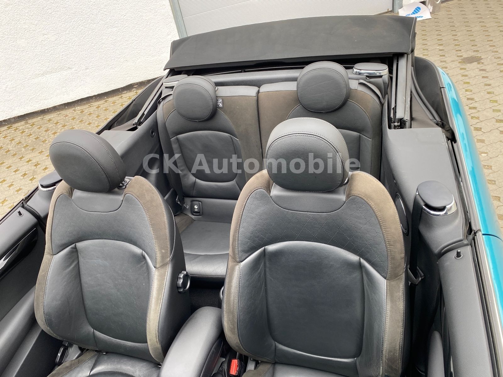 Fahrzeugabbildung MINI Cooper Cabrio  Chili/Leder/LED/PDC/Tempomat