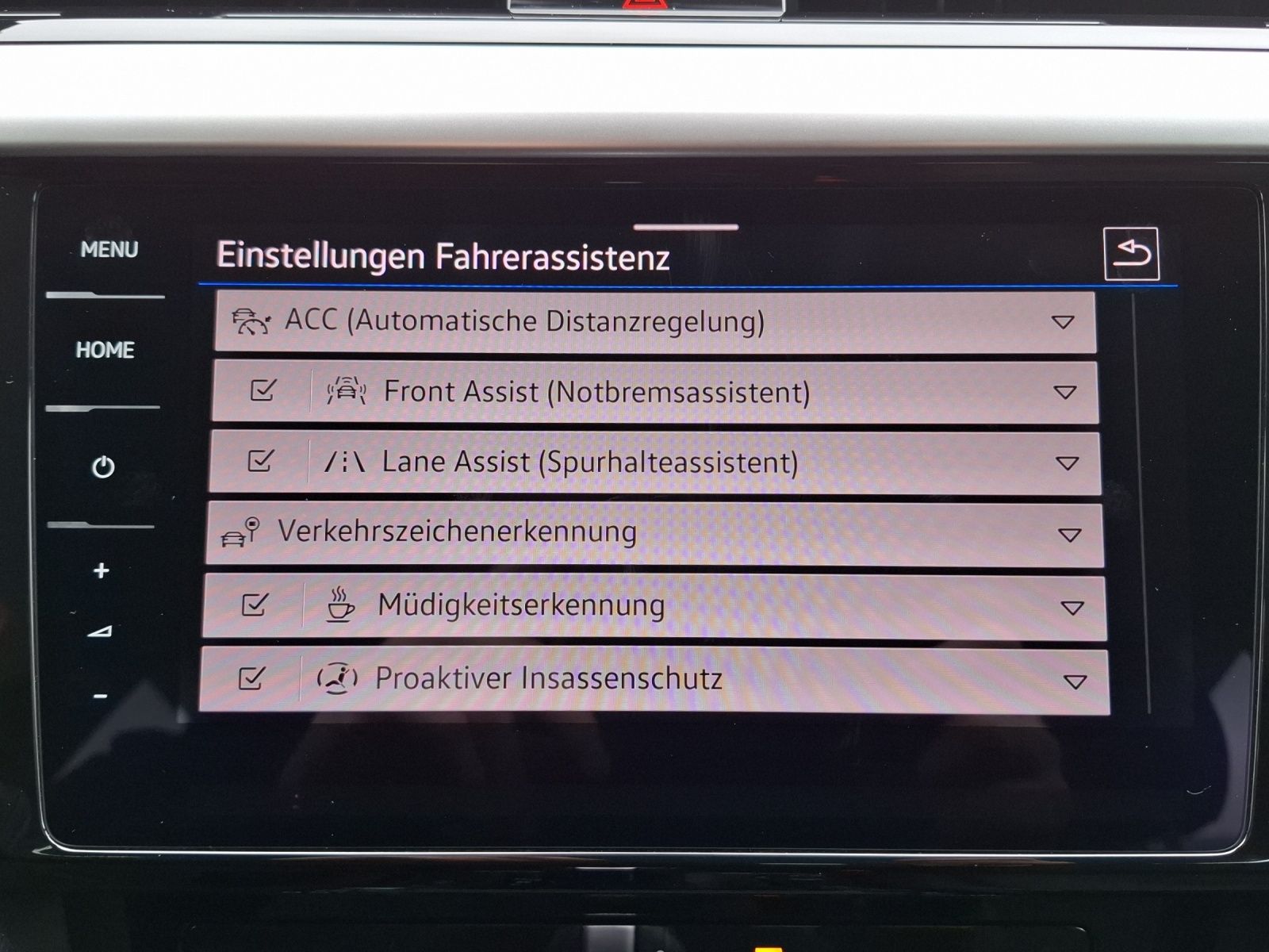 Fahrzeugabbildung Volkswagen Arteon SB TSI Elegance DSG LED Navi AID ACC PDC