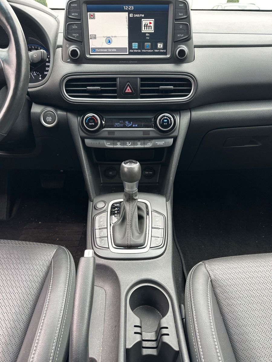 Fahrzeugabbildung Hyundai KONA 1.6 CRDi DCT NAV+LED+AHK+HEADUP+KAM