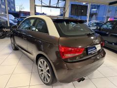 AUDI A1 ambition Sportfahrwerk Sportsitze 17 Zoll SHZ