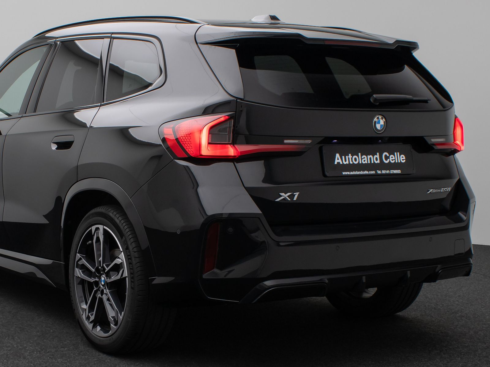 Fahrzeugabbildung BMW X1 xD23i M Sport Panoram 360°HUD DAB H/K ACC 19"