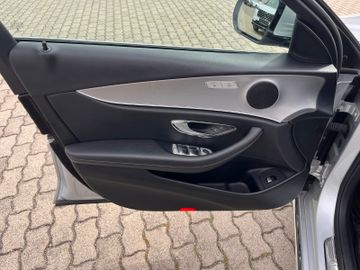 Mercedes E 220 - 11