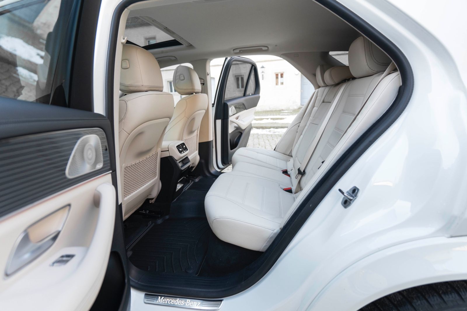 Fahrzeugabbildung Mercedes-Benz GLE 450 4Matic BURMESTER 360° MULTIBEAM PANO