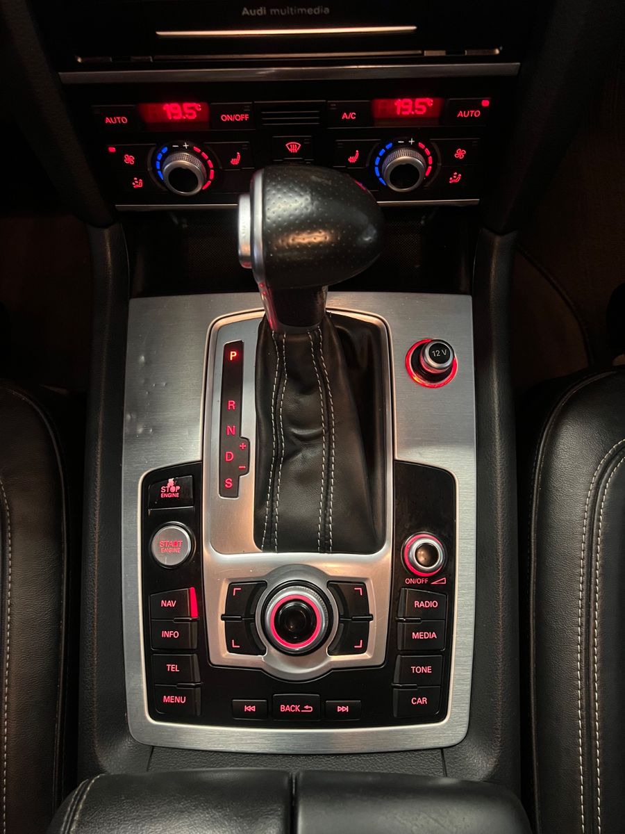 Fahrzeugabbildung Audi Q7 3.0 TDI  quattro S line V12 Paket *7.SITZER*