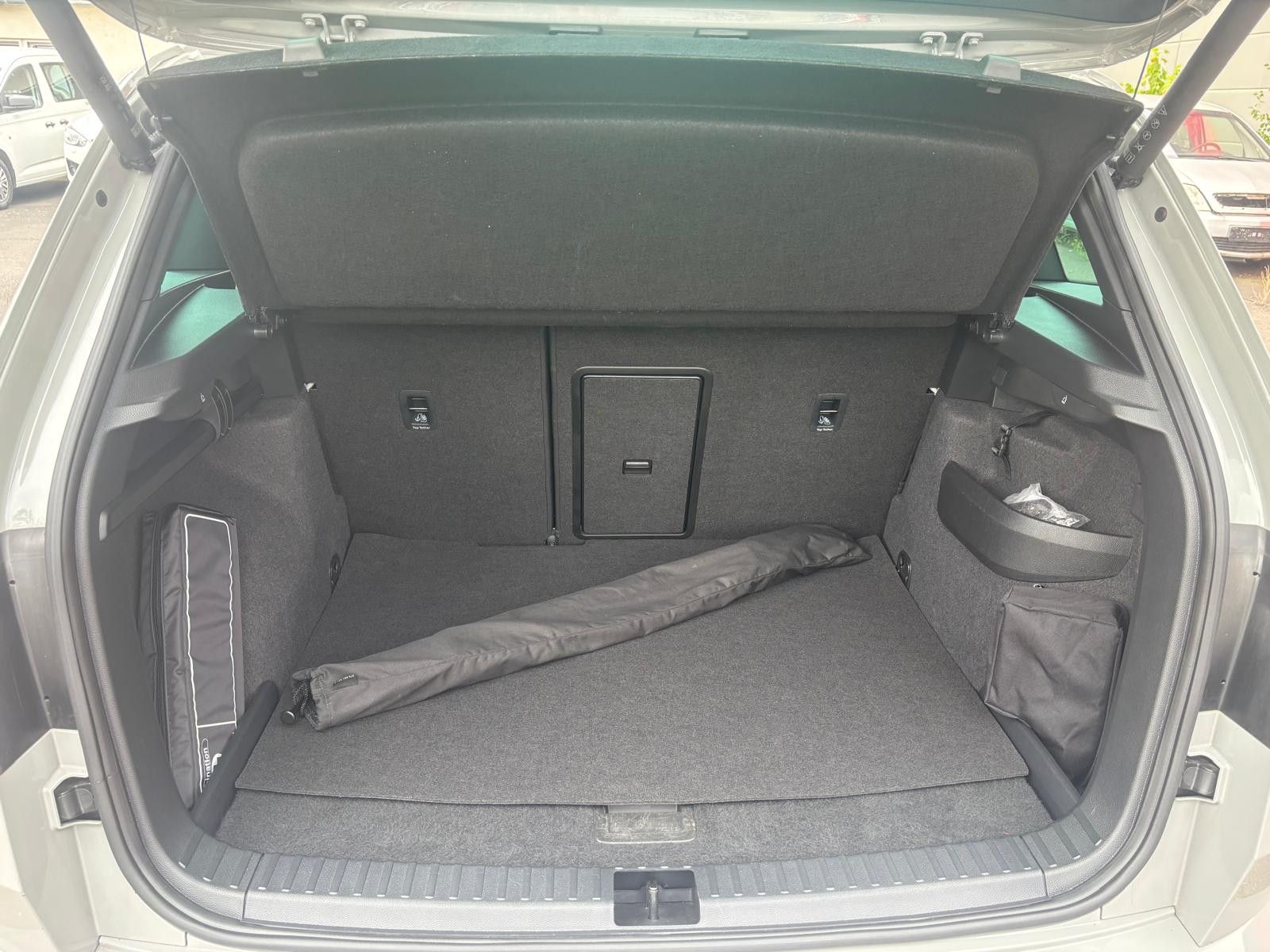 Fahrzeugabbildung SKODA Karoq SportLine 4x4-ACC-PANO-VIRTUAL-KAM-SHZ-LED