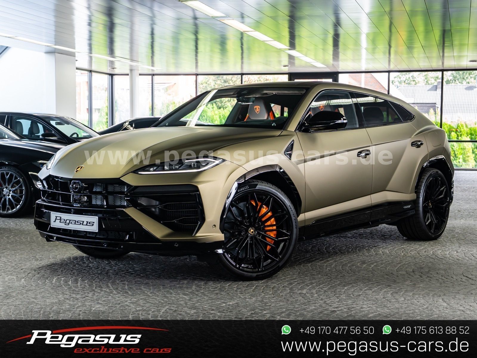 LAMBORGHINI Urus - 1