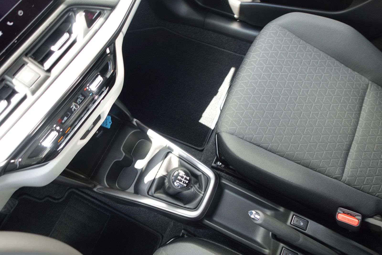 Fahrzeugabbildung Suzuki Swift Comfort+ 1.2 MildHybrid,Navi,Kamera,Sitzhz