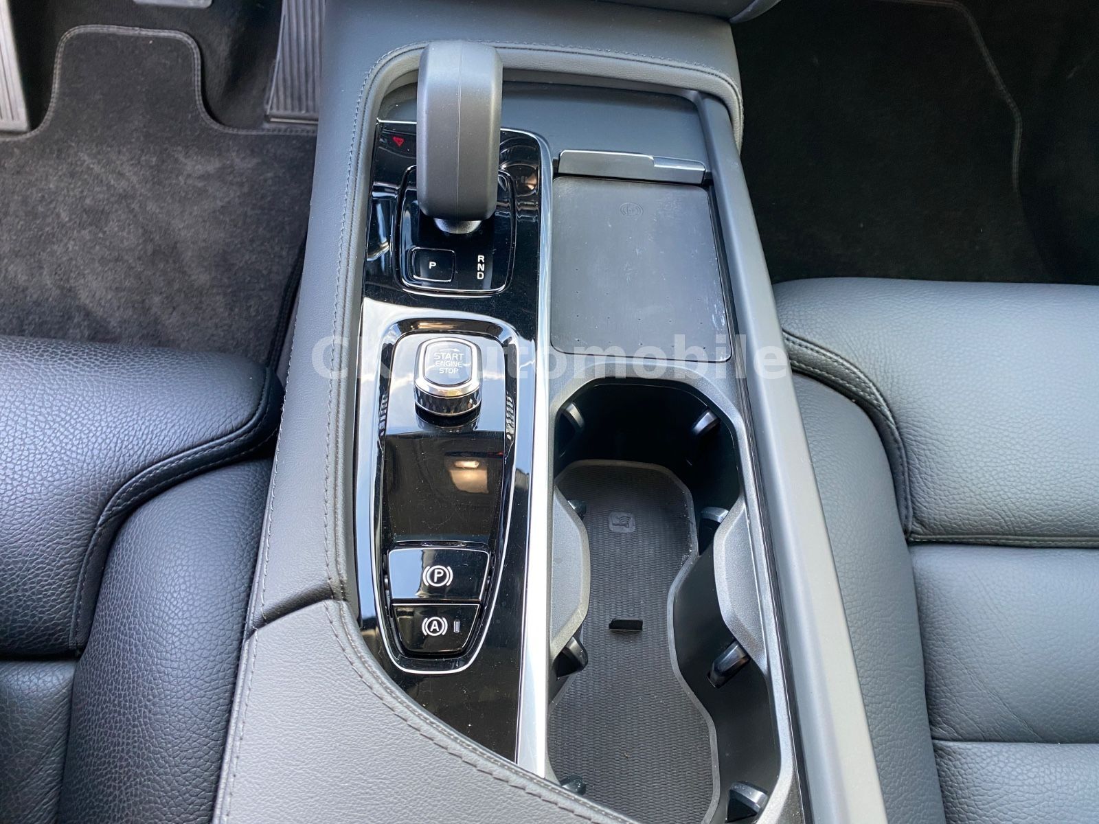 Fahrzeugabbildung Volvo V90 B5 Ultimate Dark AWD/BLIS/Pano/Head-Up/AHK