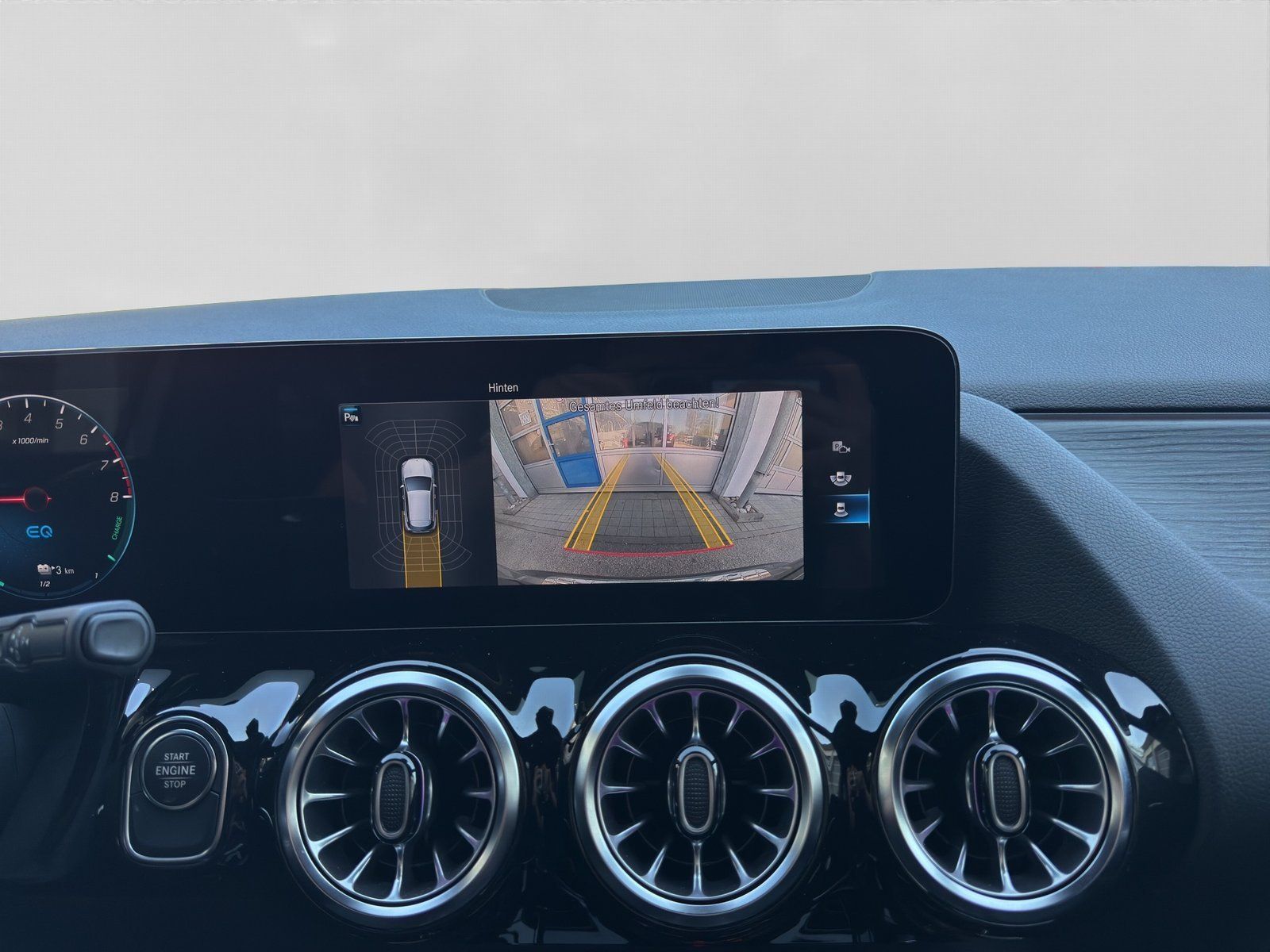 Fahrzeugabbildung Mercedes-Benz GLA 250 e AMG Night Multibeam Burmester KeyGO