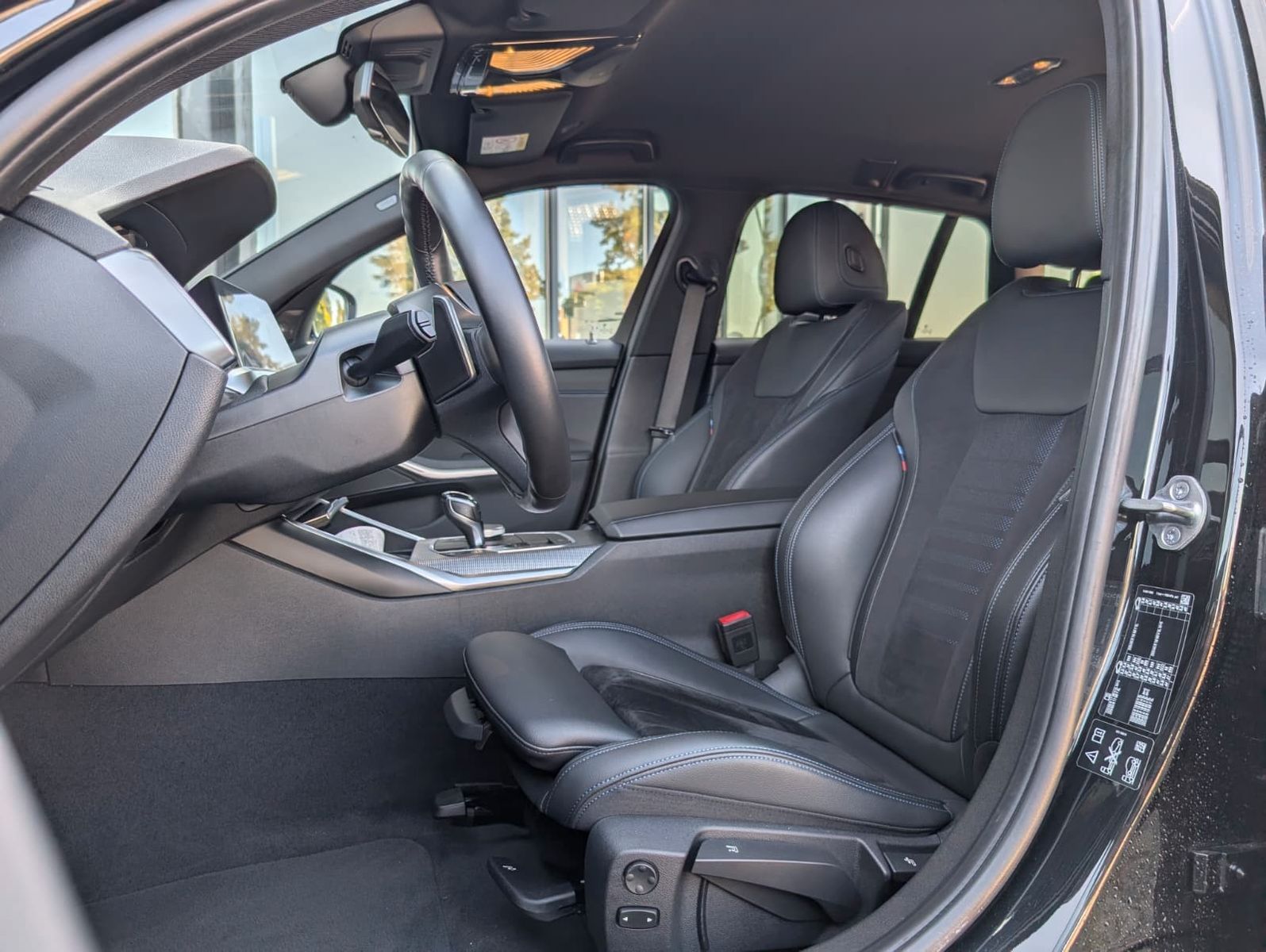 Fahrzeugabbildung BMW 320 3er Touring 320d xDrive M Sport *AMBIENTE*