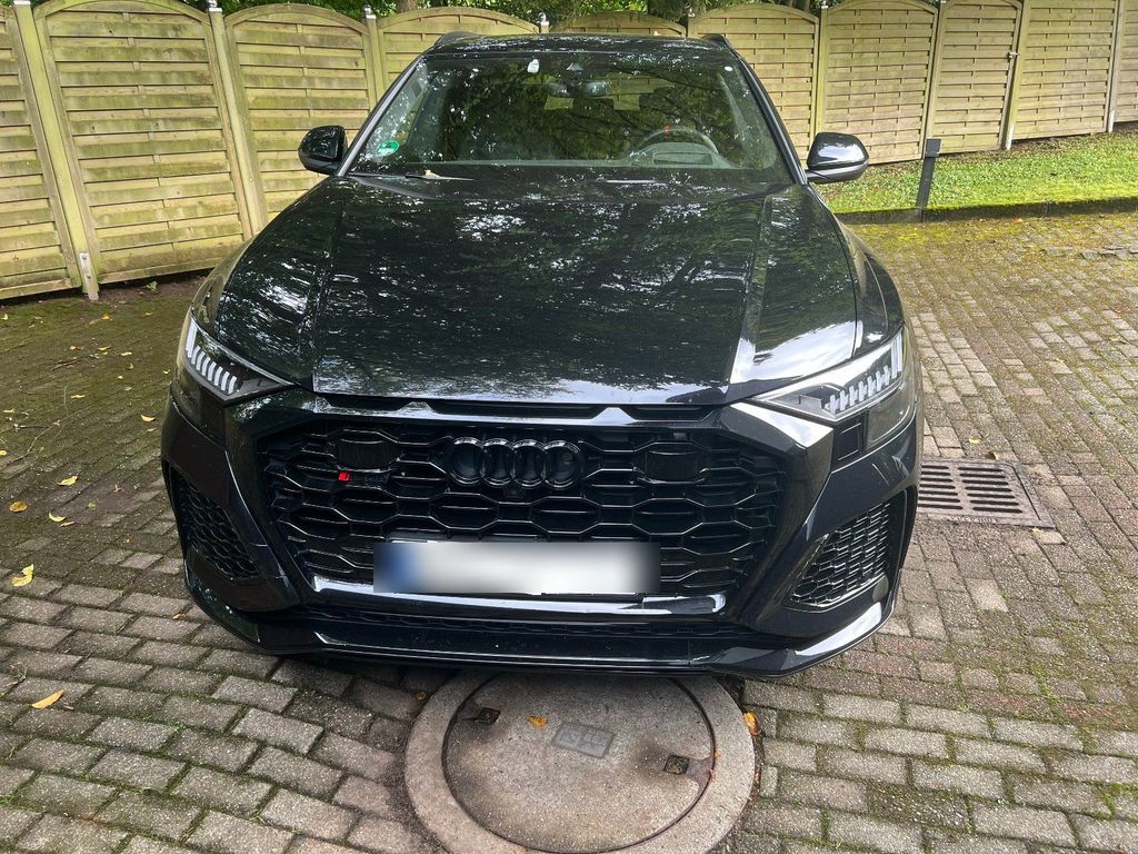 Image of Audi RSQ8