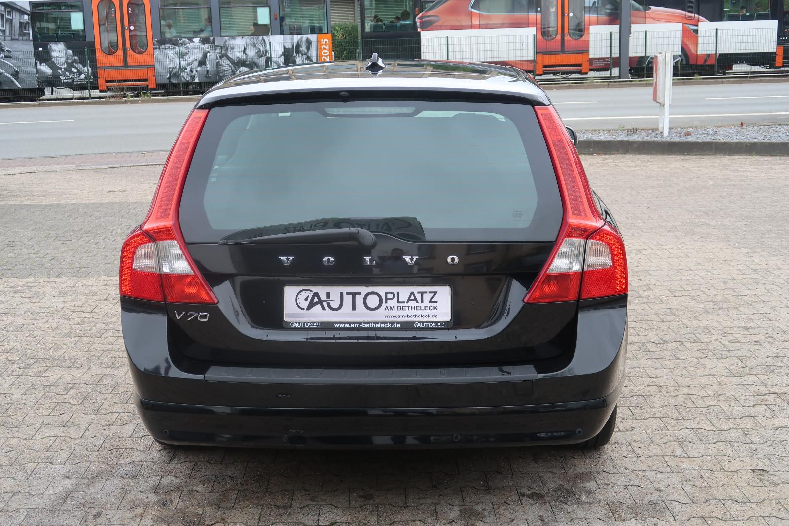 Volvo V70 2011 — photo 7