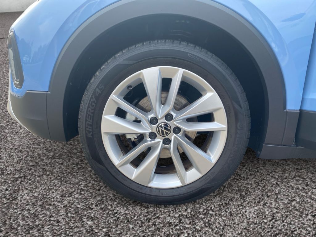 Fahrzeugabbildung Volkswagen T-Cross 1.0 TSI  DSG Life ACC LED