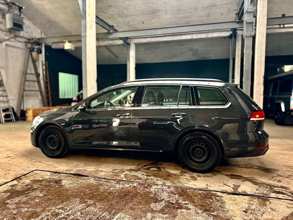 Image of Volkswagen Golf