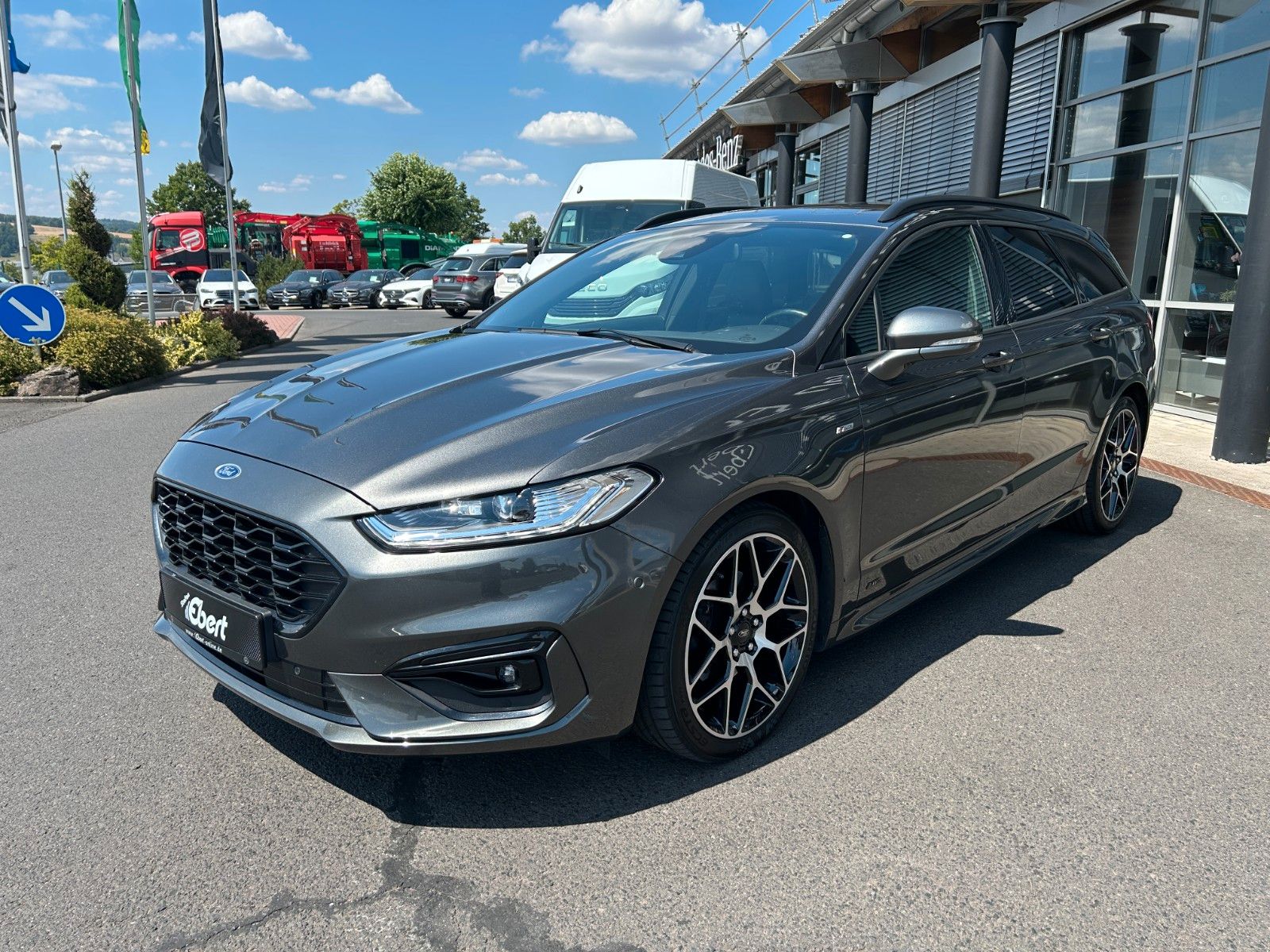 Fahrzeugabbildung Ford Mondeo Turnier ST+AWD+AHK+SportfahrW+TotW