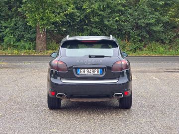 Porsche Cayenne - 5