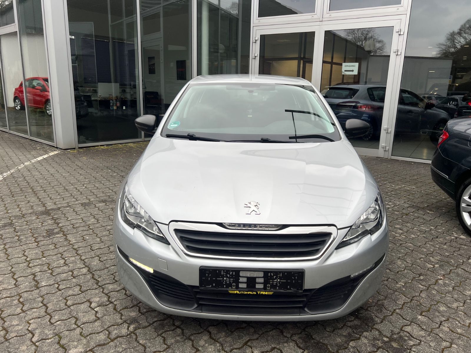 Fahrzeugabbildung Peugeot 308 Access