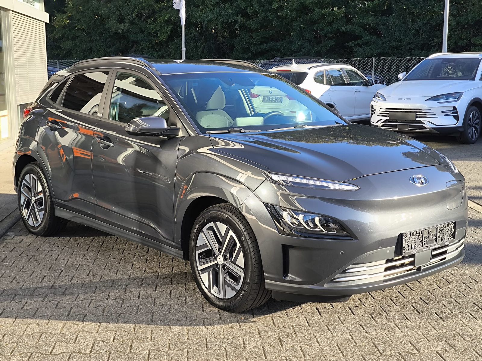 Fahrzeugabbildung Hyundai Kona Trend NAVI+LED+SHZ+HEADUP+KAMERA+ACC+WP+