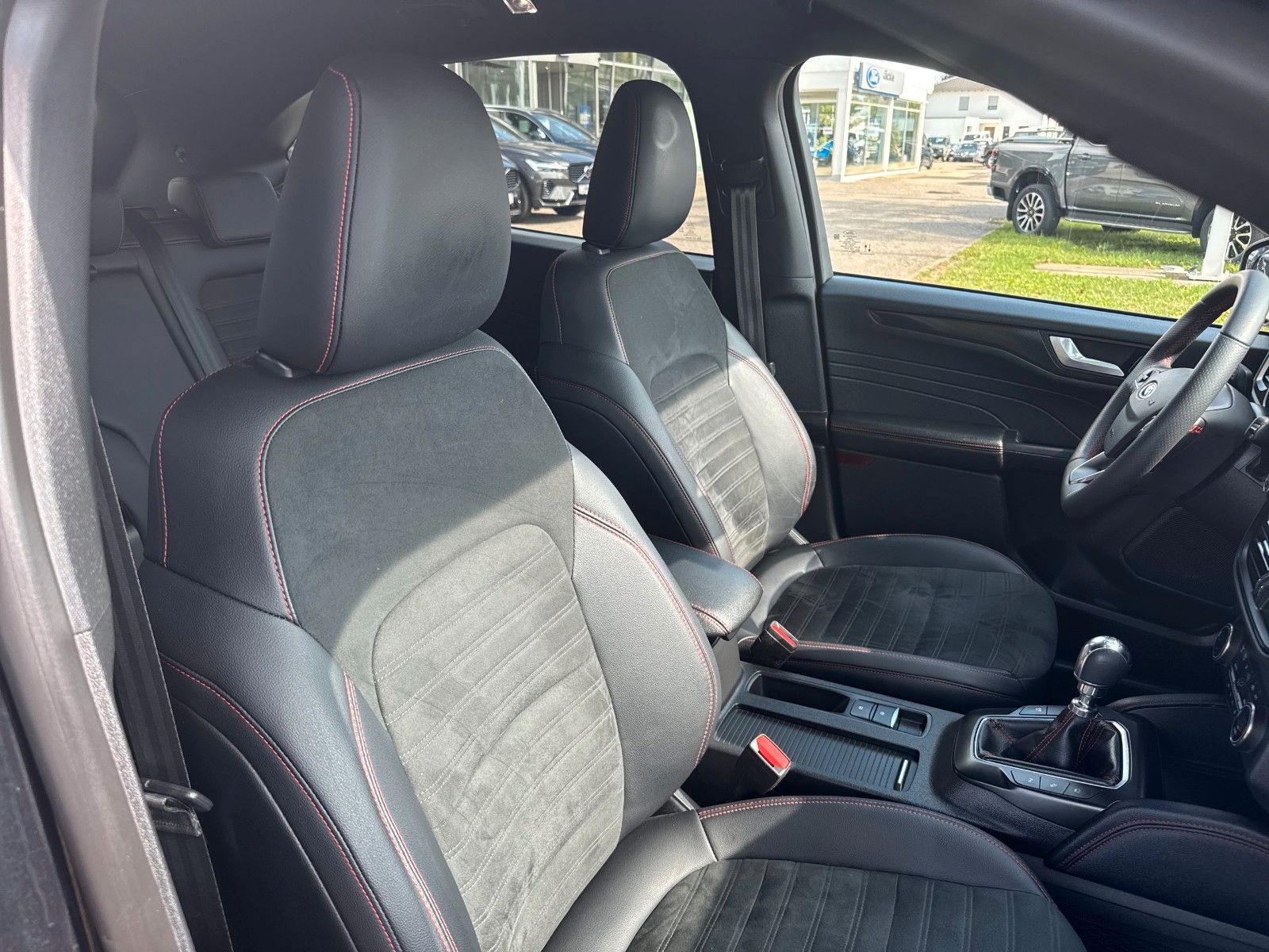 Fahrzeugabbildung Ford Kuga ST-Line X, FAHRASSISTENZPAKET