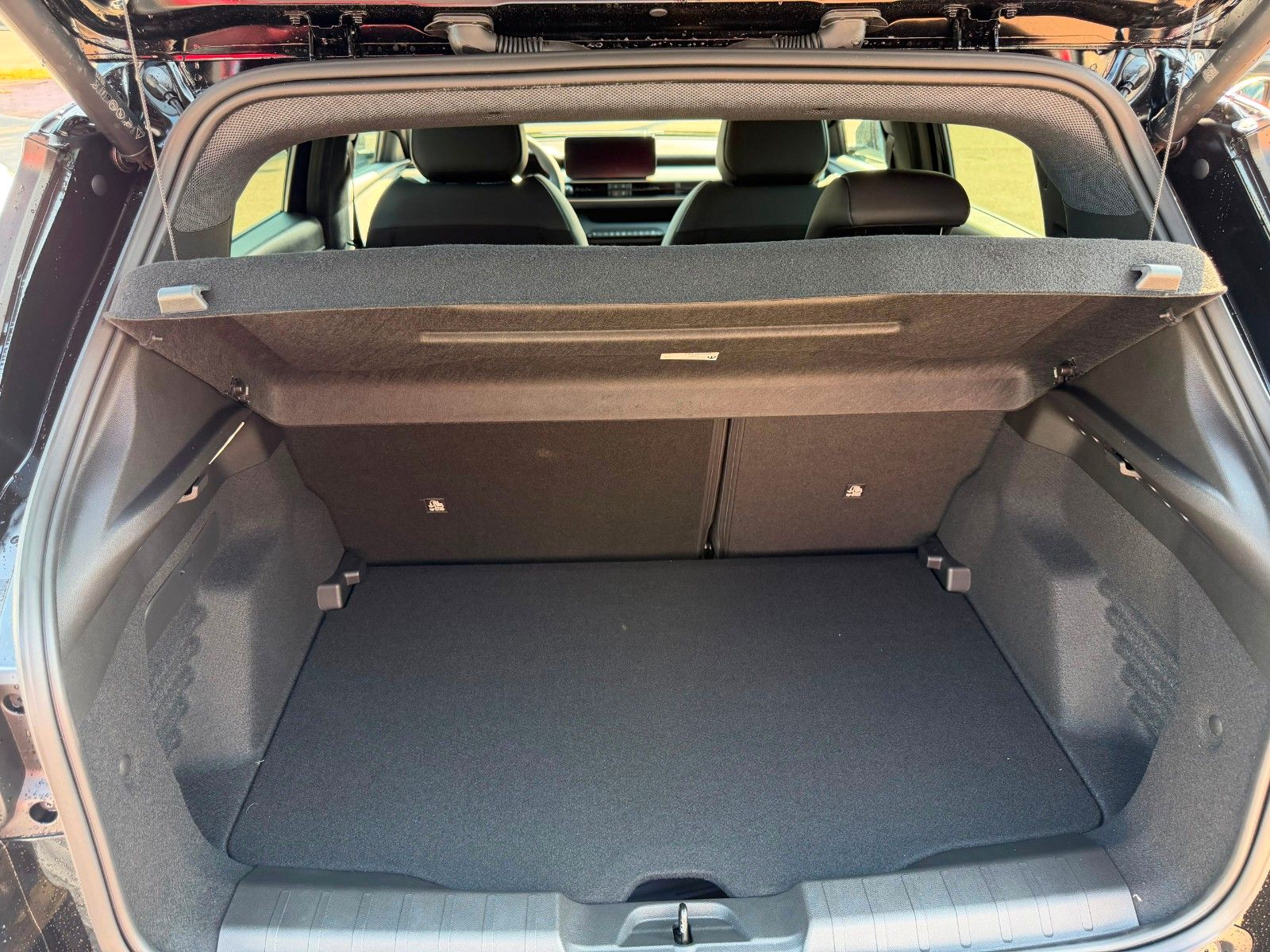 Fahrzeugabbildung Jeep Altitude MJ27 Facelift Winter Business Infotainm