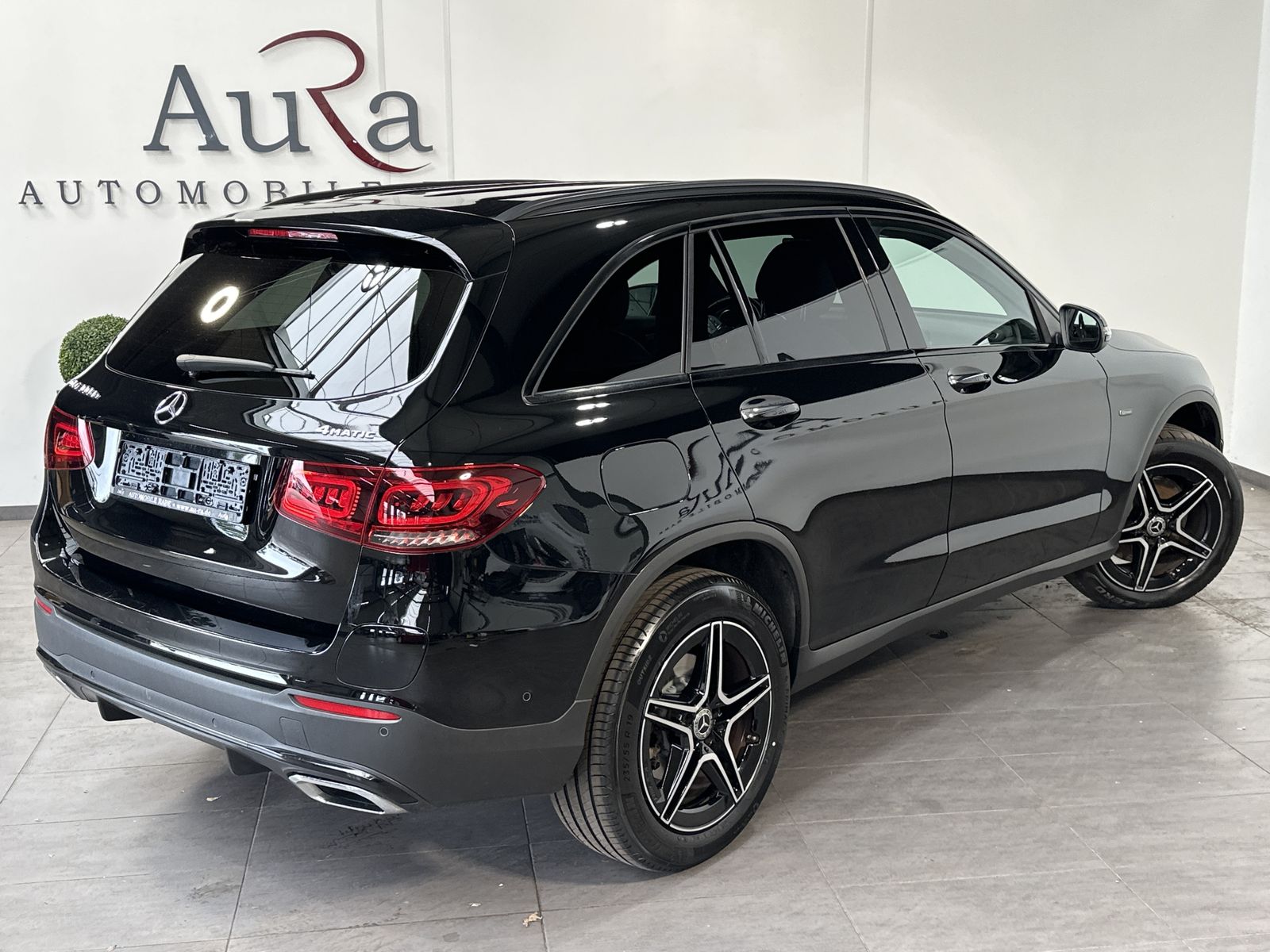 Fahrzeugabbildung Mercedes-Benz GLC 300de 4Matic AMG-Line NAV+LED+KAM+AHK+19ZOLL