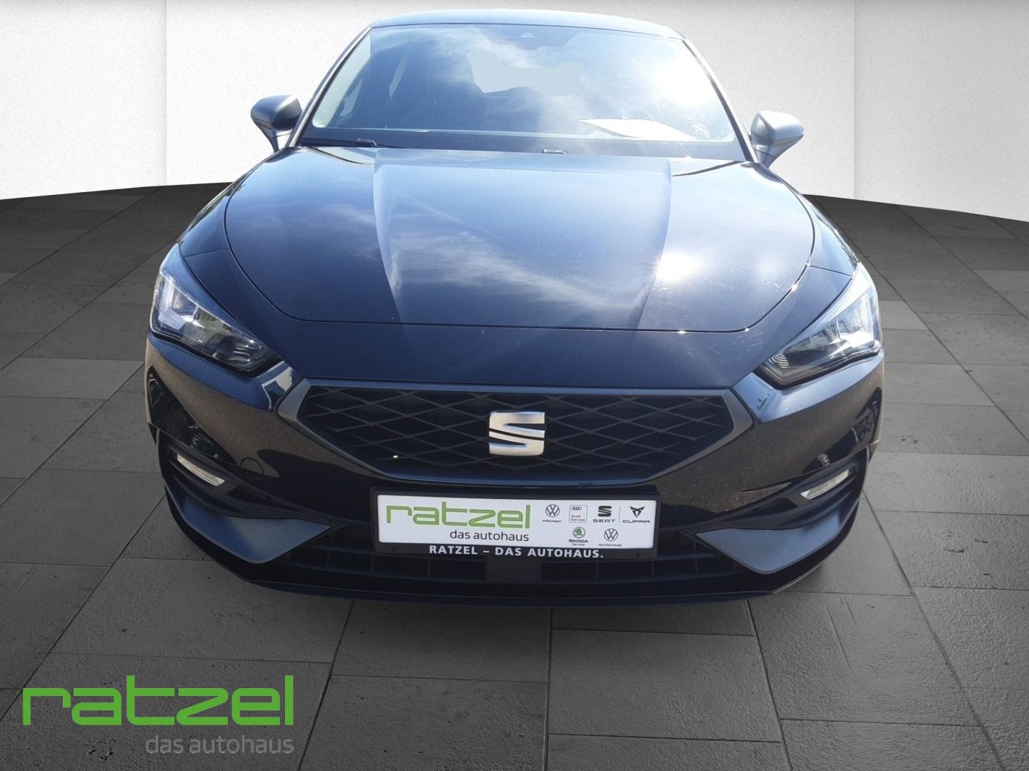 Fahrzeugabbildung SEAT Leon 1.5e TSI FR LED ACC elektr. AHK Navi dig. C