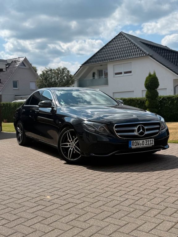 Image of Mercedes-Benz E 220