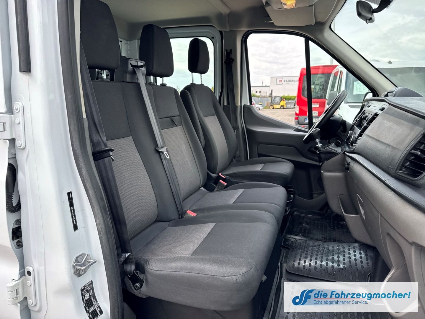 Fahrzeugabbildung Ford Transit Pritsche 310 L2 Doppelkabine AHK DAB Tel