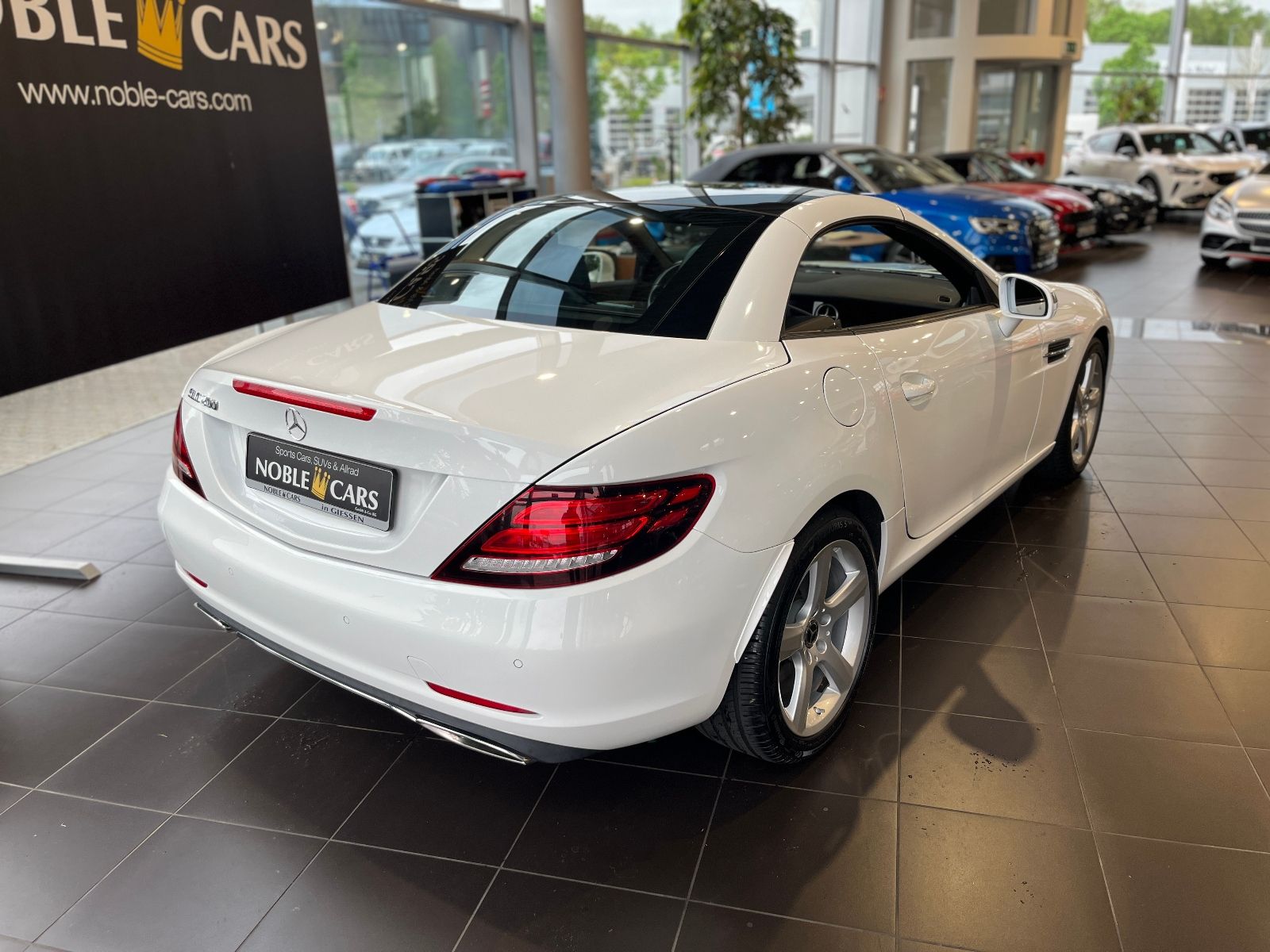 Fahrzeugabbildung Mercedes-Benz SLC 200 KLIMA NAV SHZ PDC ALU