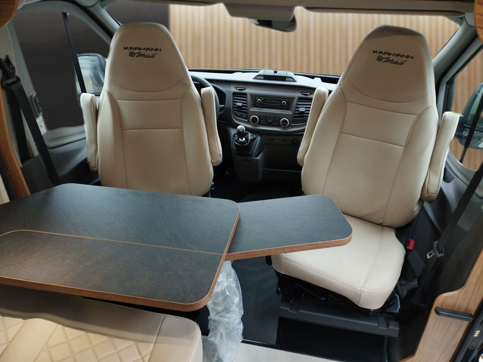 Fahrzeugabbildung Karmann Dexter 4x4 DE 560 AW Allrad 4x4, Rückfahrkamera