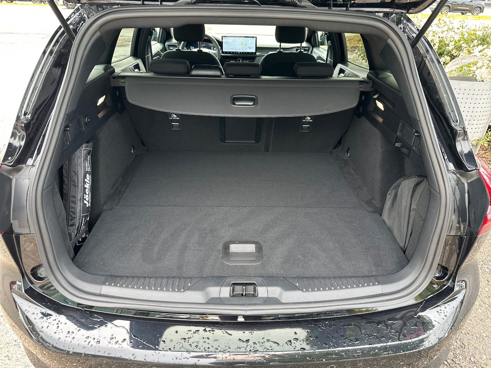 Fahrzeugabbildung Ford Focus Turnier ST-Line X AHK, Winter-Paket, PDC