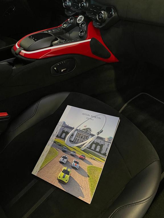 Aston Martin V8 Vantage