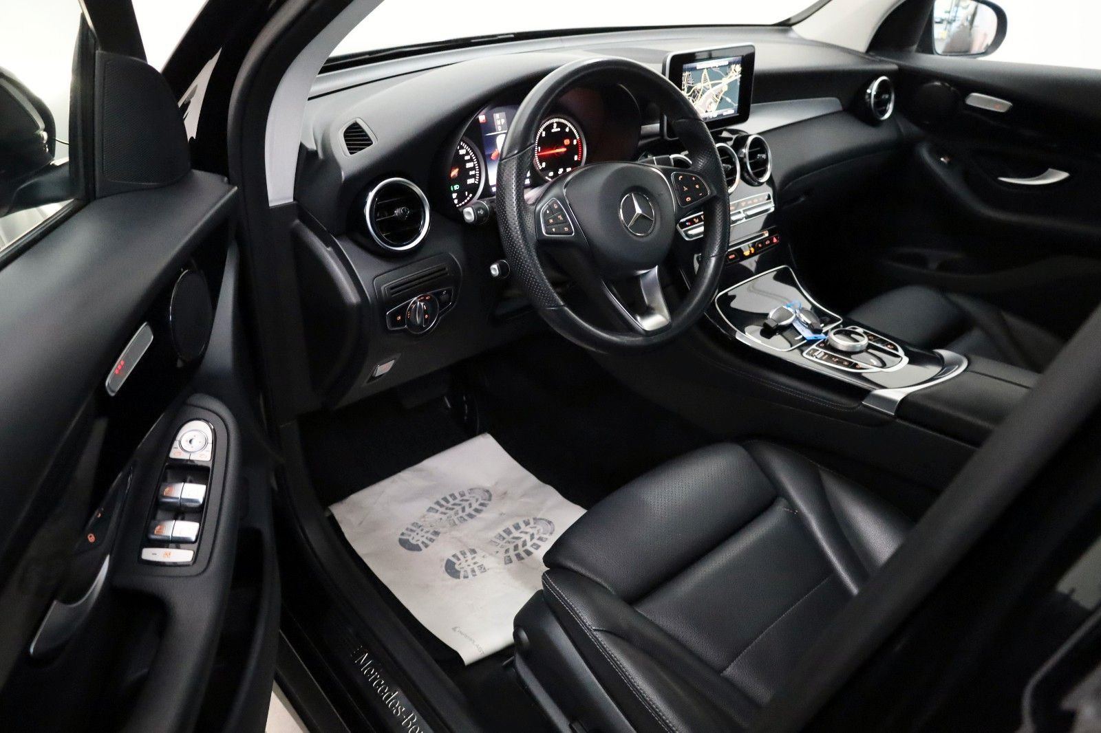 Fahrzeugabbildung Mercedes-Benz GLC 220d 4M Exclusiv Leder,Navi,LED,SH,PDC,SR+WR