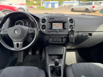 Volkswagen Tiguan - 12