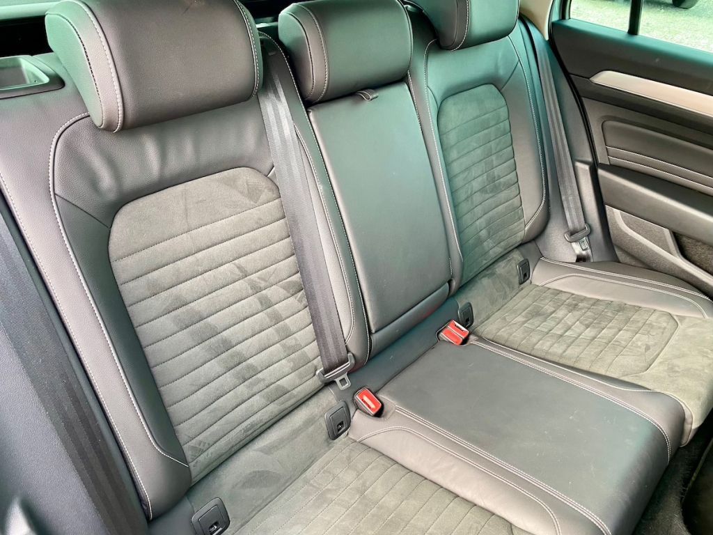 Fahrzeugabbildung Volkswagen Passat Variant 2.0 DSG Elegance AHK GZJR KAMERA