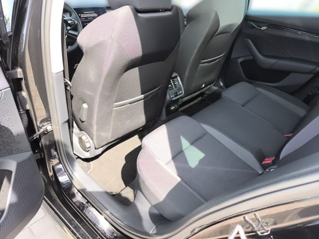 Fahrzeugabbildung SKODA Octavia Combi 1.0 TSI Ambition LED NAVI SMARTLIN