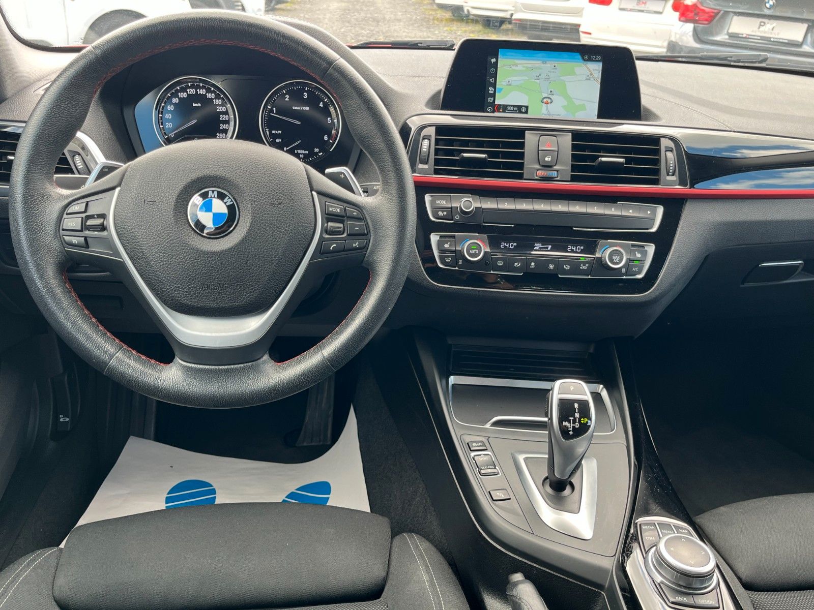 Fahrzeugabbildung BMW 120d xDrive SPORT LINE Sport-Aut Navi LED Kamera