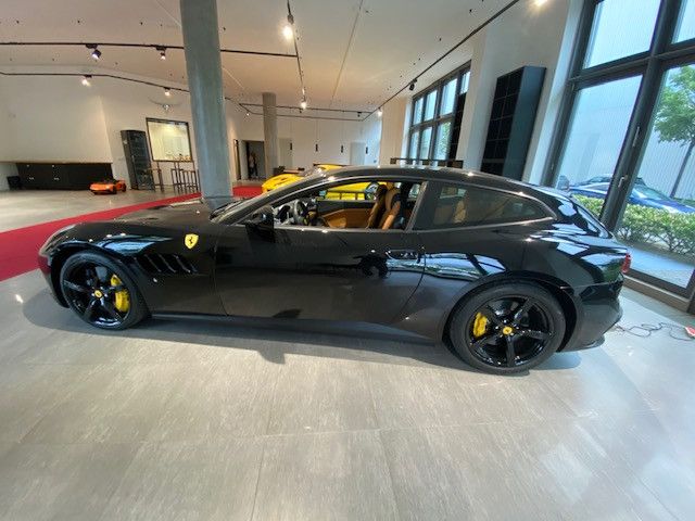 Fahrzeugabbildung Ferrari GTC4Lusso*Pass-Display*LIFT*PPF