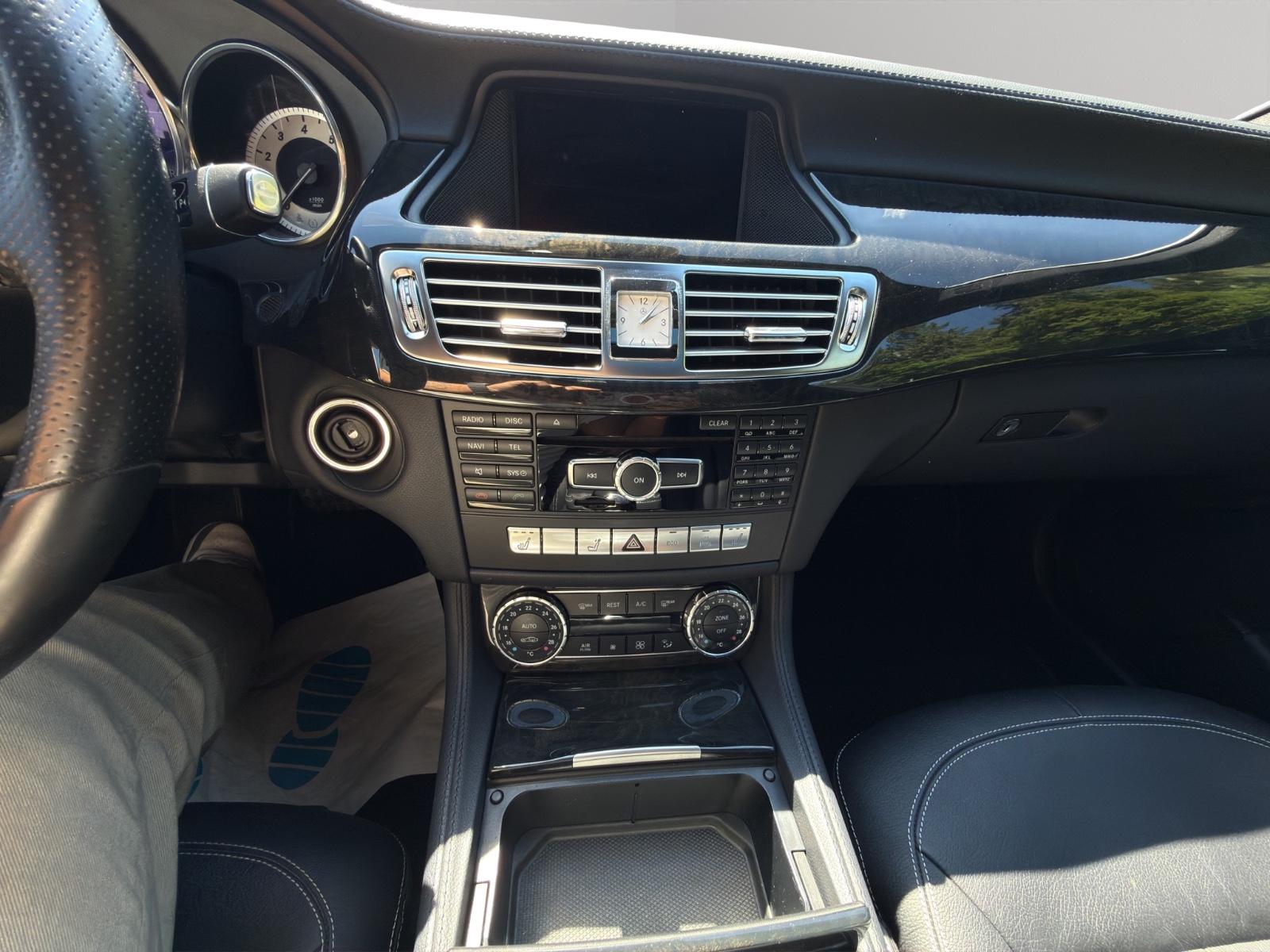 Mercedes CLS 350 Shooting Brake V6 306 ch • AMG • Harman Kardon • Toit ouvrant • Distronic