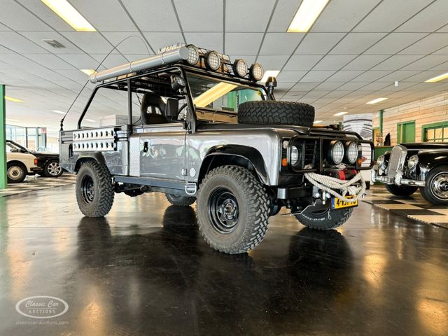 Land Rover Defender 110 'Tomb Raider' - ONLINE AUCTION