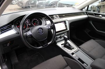 Volkswagen Passat - 8