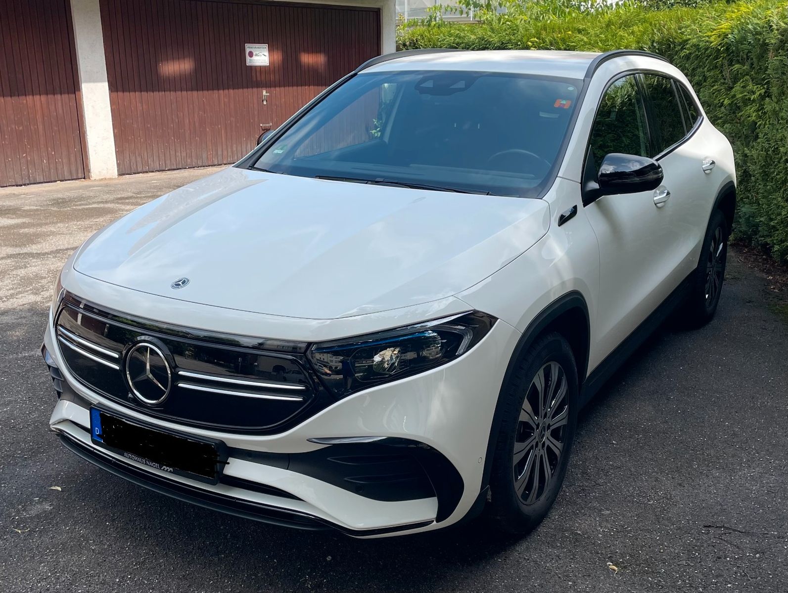 MERCEDES-BENZ EQA 250 AMG Line NIGHT  KAMERA  LED NAVI AHK