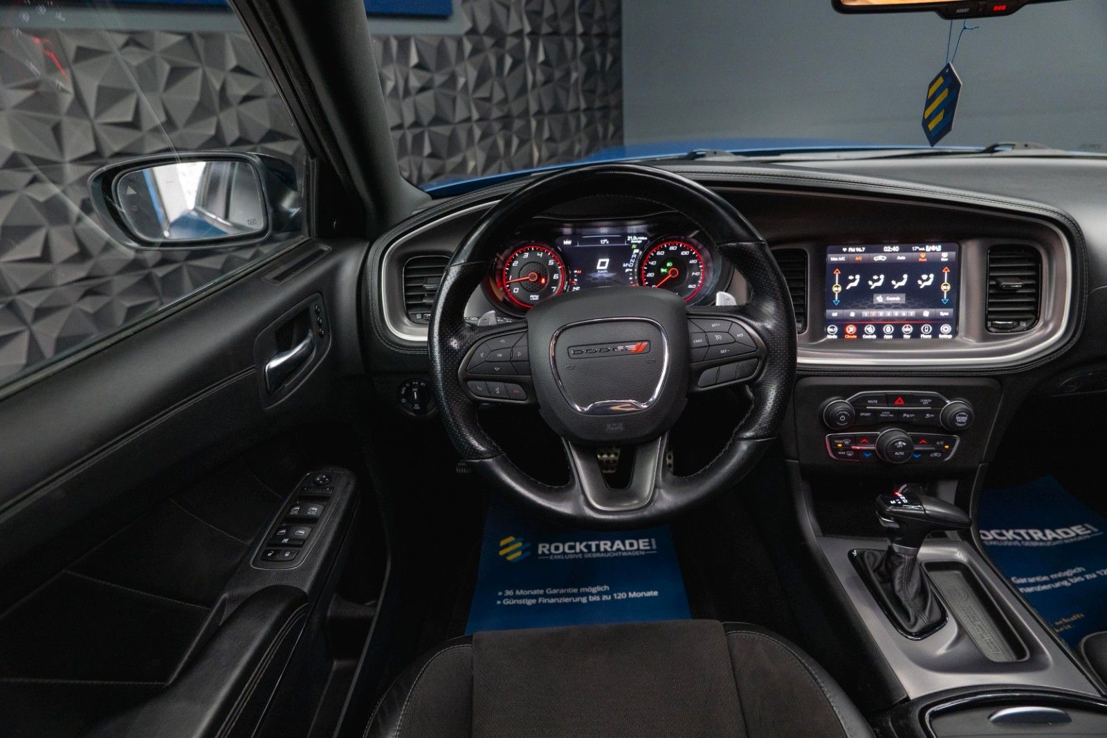 Fahrzeugabbildung Dodge Charger 5.7 V8 HEMI R/T Night-Paket Performance