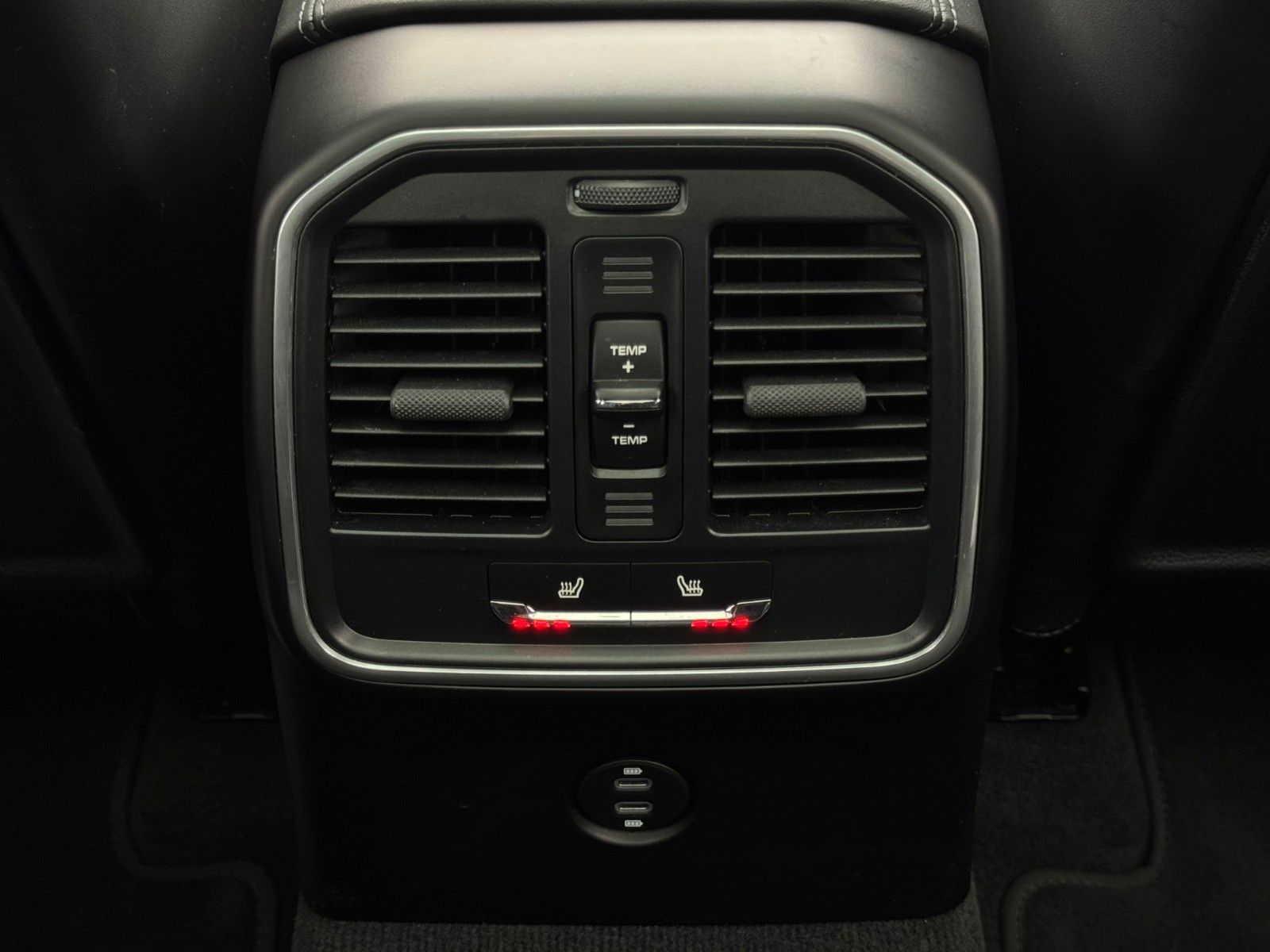 Fahrzeugabbildung Porsche Macan GTS PASM Chrono Carbon Pano Bose Std-HZG