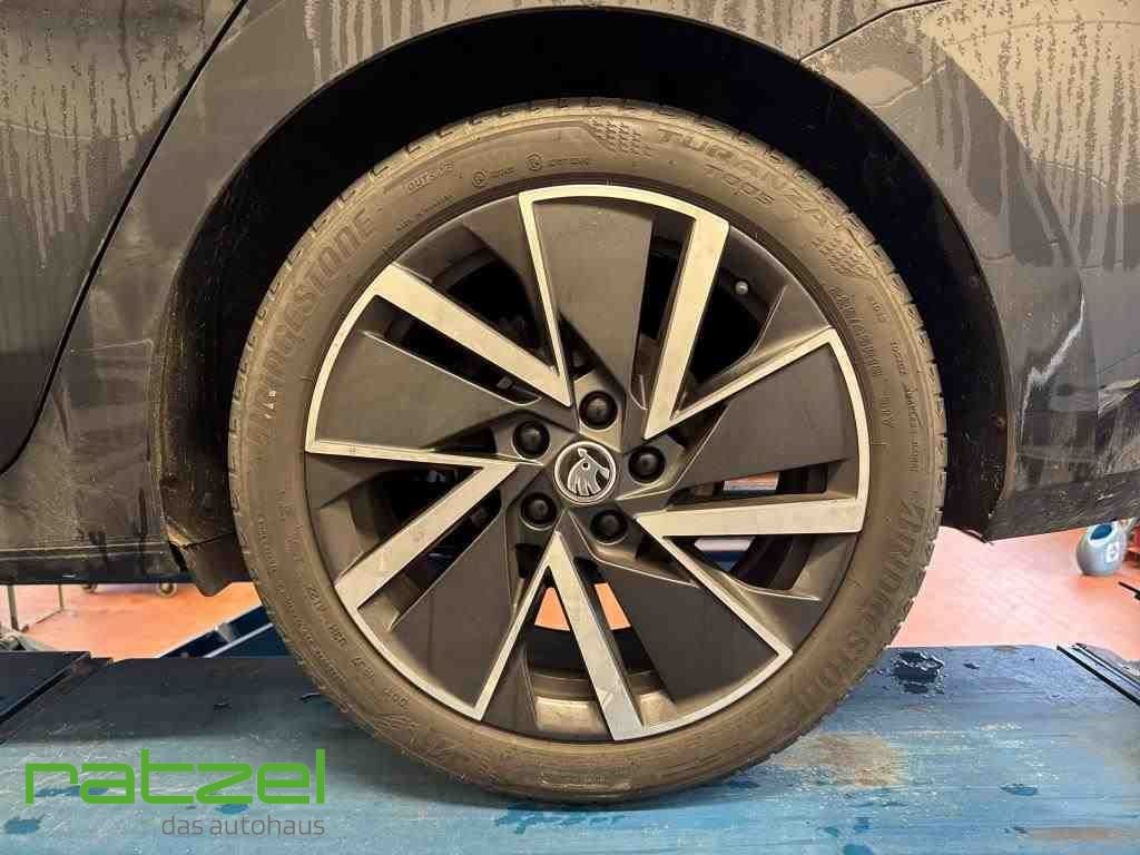 Fahrzeugabbildung SKODA Octavia Combi Sport 2.0 TDI DSG Navi Leder Digit