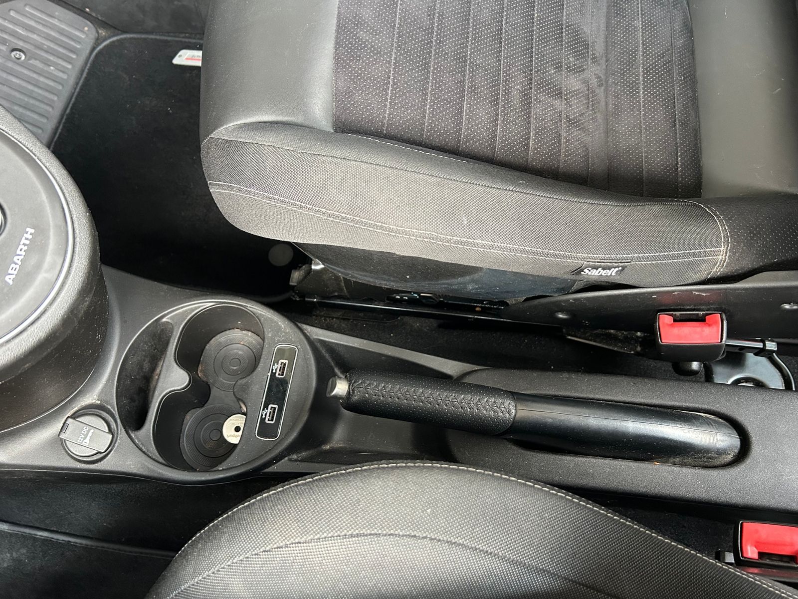 Fahrzeugabbildung Abarth 595C Competizione XENON NAVI Beats ALU