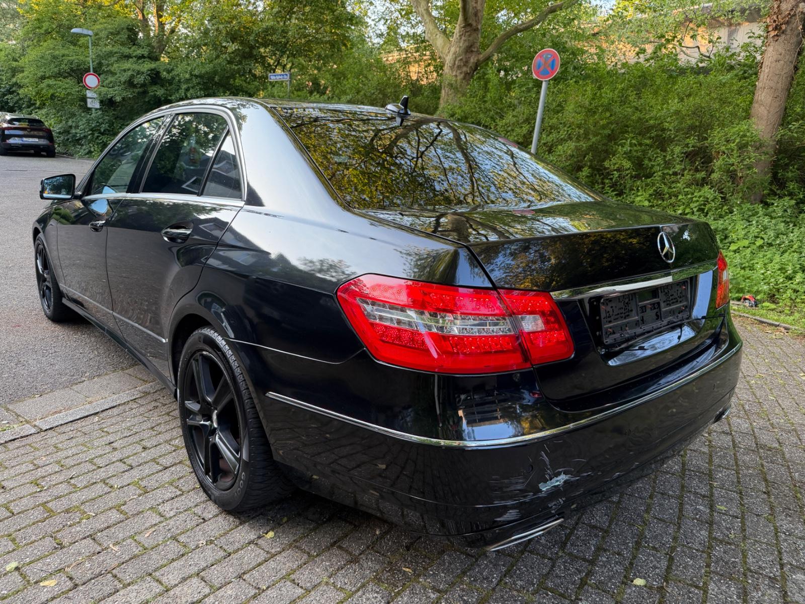 Mercedes-Benz E 300* BlueTec Hybrid